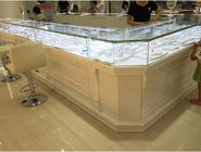 Beyaz Renkli Mücevher Mağazası Vitrinler Mücevherat Vitrini OEM / ODM Mevcut