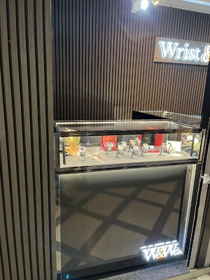 Special Combination Desk Jewelry Display Showcase with Lockable LED Lighting