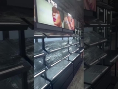 Logo ve Tasarım ile Özelleştirilmiş Kozmetik Teşhir Rafları